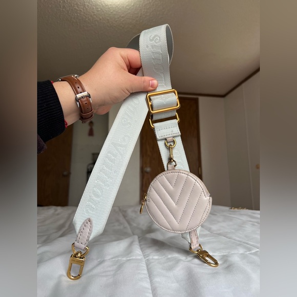 Louis Vuitton Jacquard strap with coin purse - Picture 3 of 16